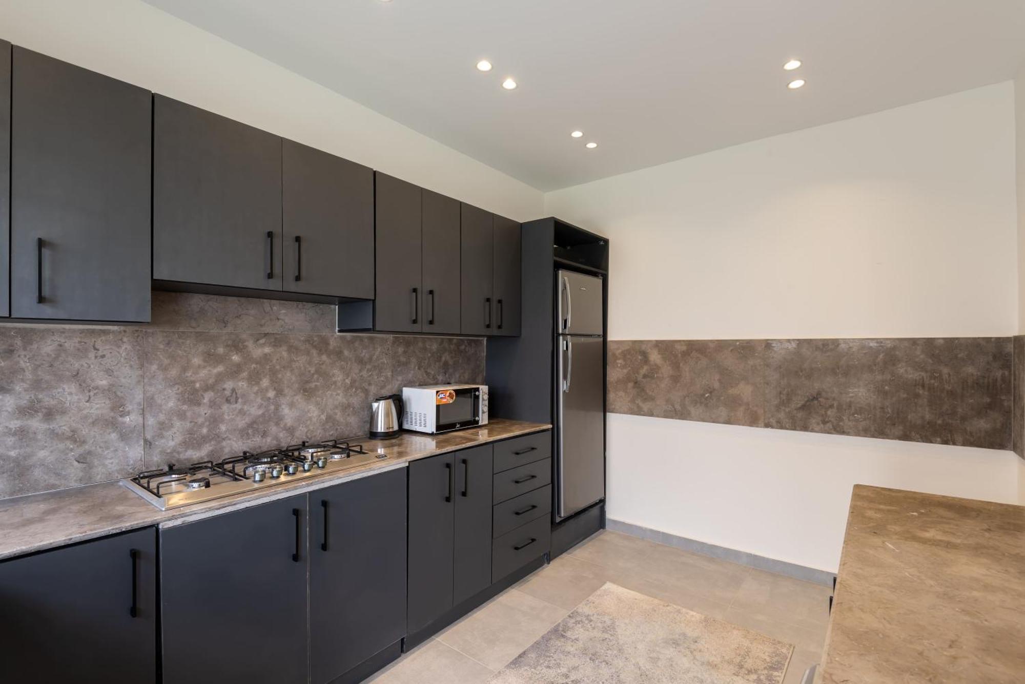 Golden 4br By Travelholic Villa